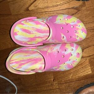 Strawberry lemonade Crocs